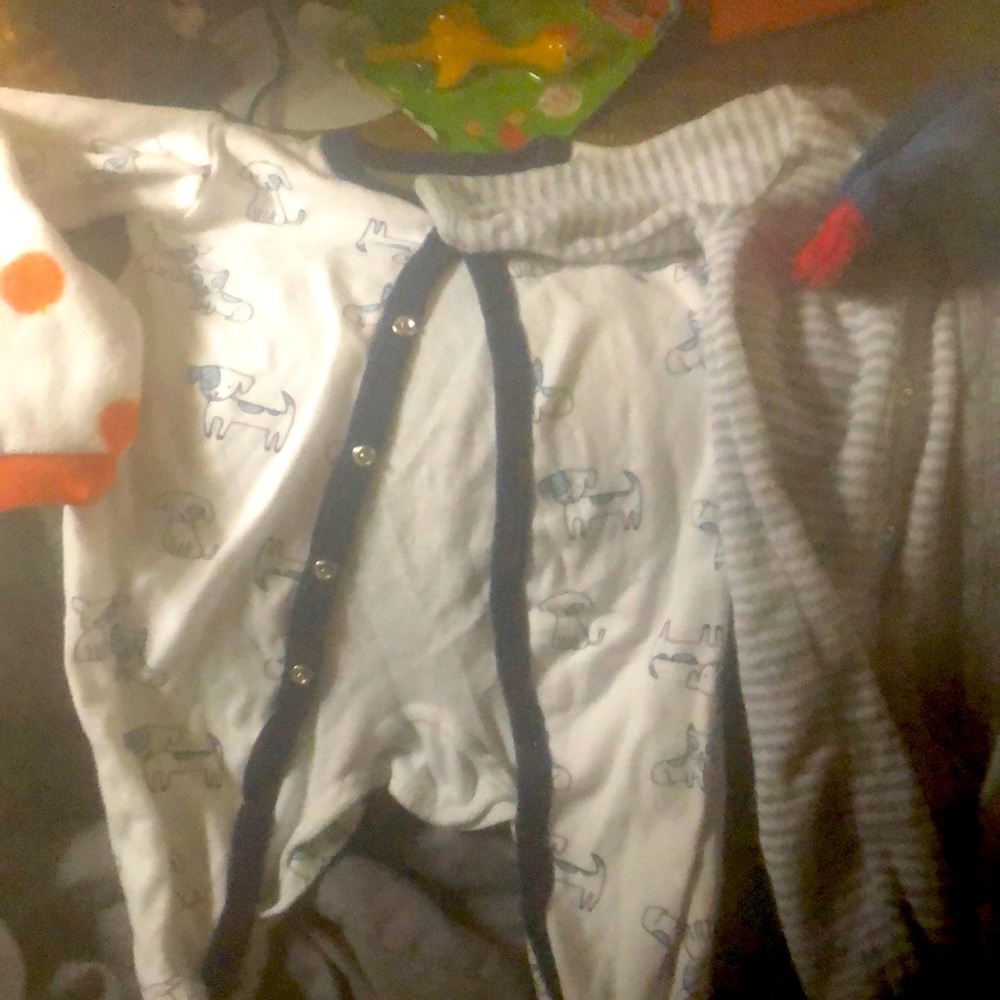 11 new born Oneies snap between legs 5 sleepers with buttons and feet